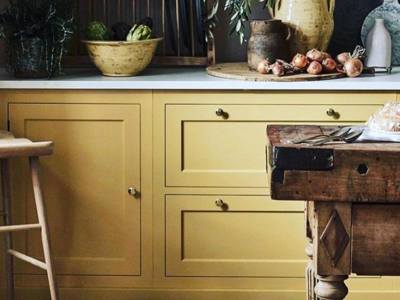 رنگ کابینت ام دی اف زرد سبک کلاسیک