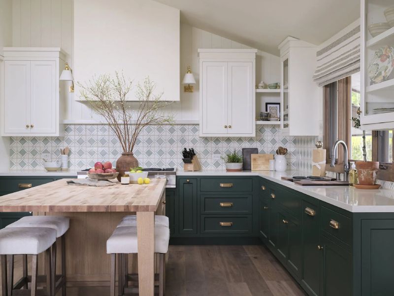 کابینت نئوکلاسیک دو رنگ